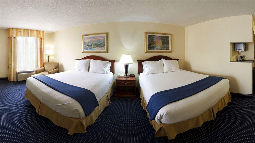Holiday Inn Express & Suites Atlanta Perimeter Mall Hotel By Ihg Санди-Спрингс Экстерьер фото