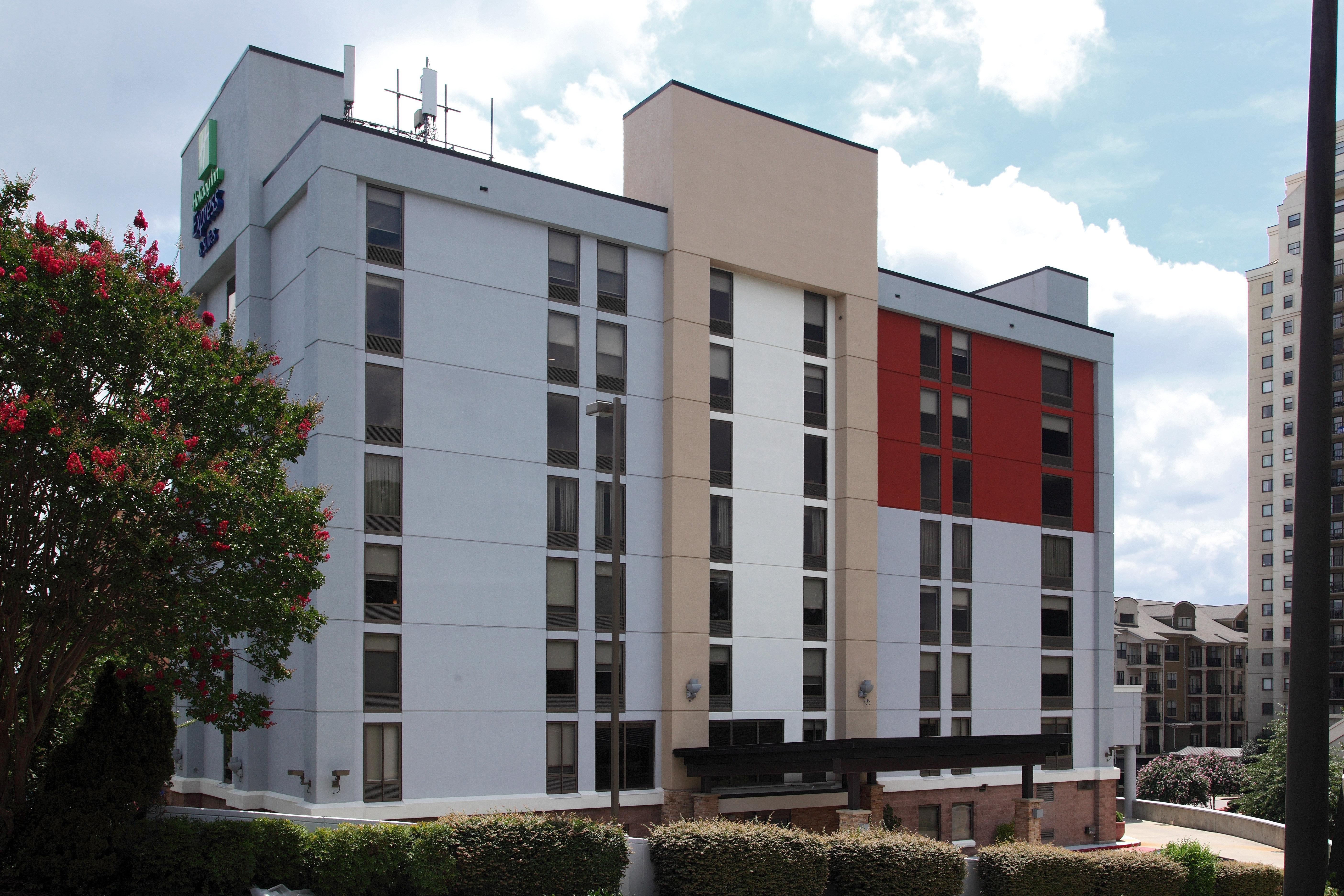 Holiday Inn Express & Suites Atlanta Perimeter Mall Hotel By Ihg Санди-Спрингс Экстерьер фото