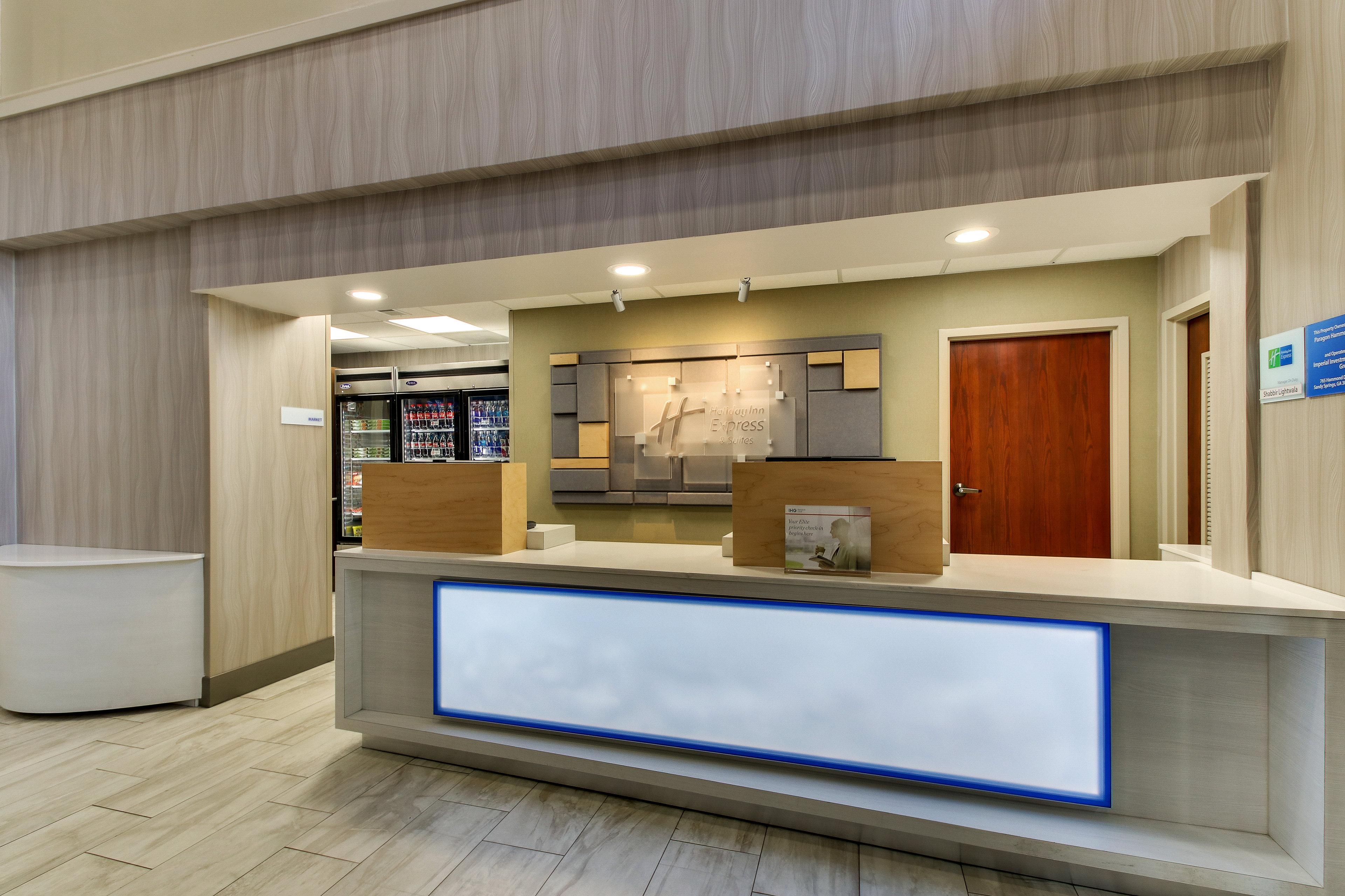 Holiday Inn Express & Suites Atlanta Perimeter Mall Hotel By Ihg Санди-Спрингс Экстерьер фото