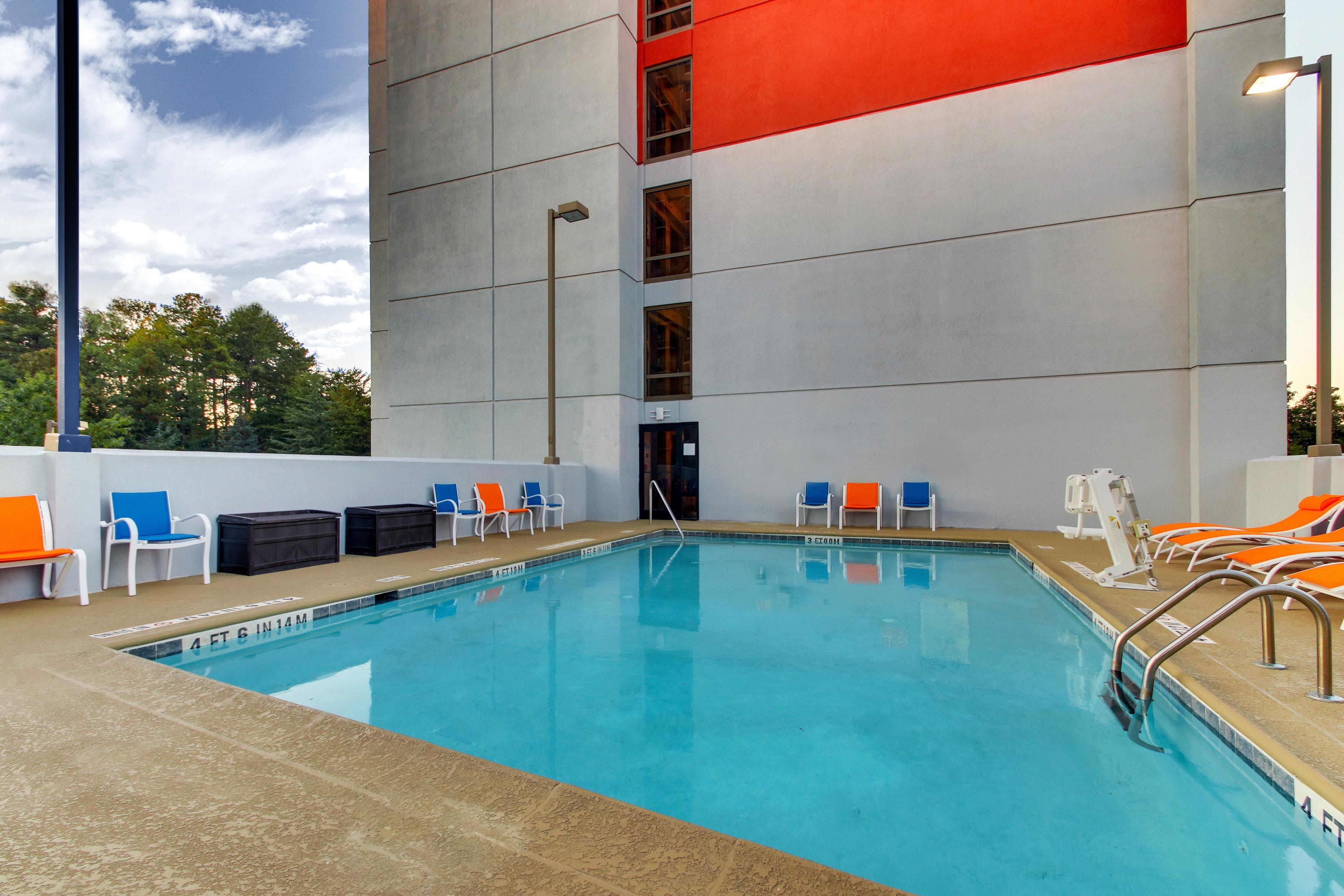Holiday Inn Express & Suites Atlanta Perimeter Mall Hotel By Ihg Санди-Спрингс Экстерьер фото