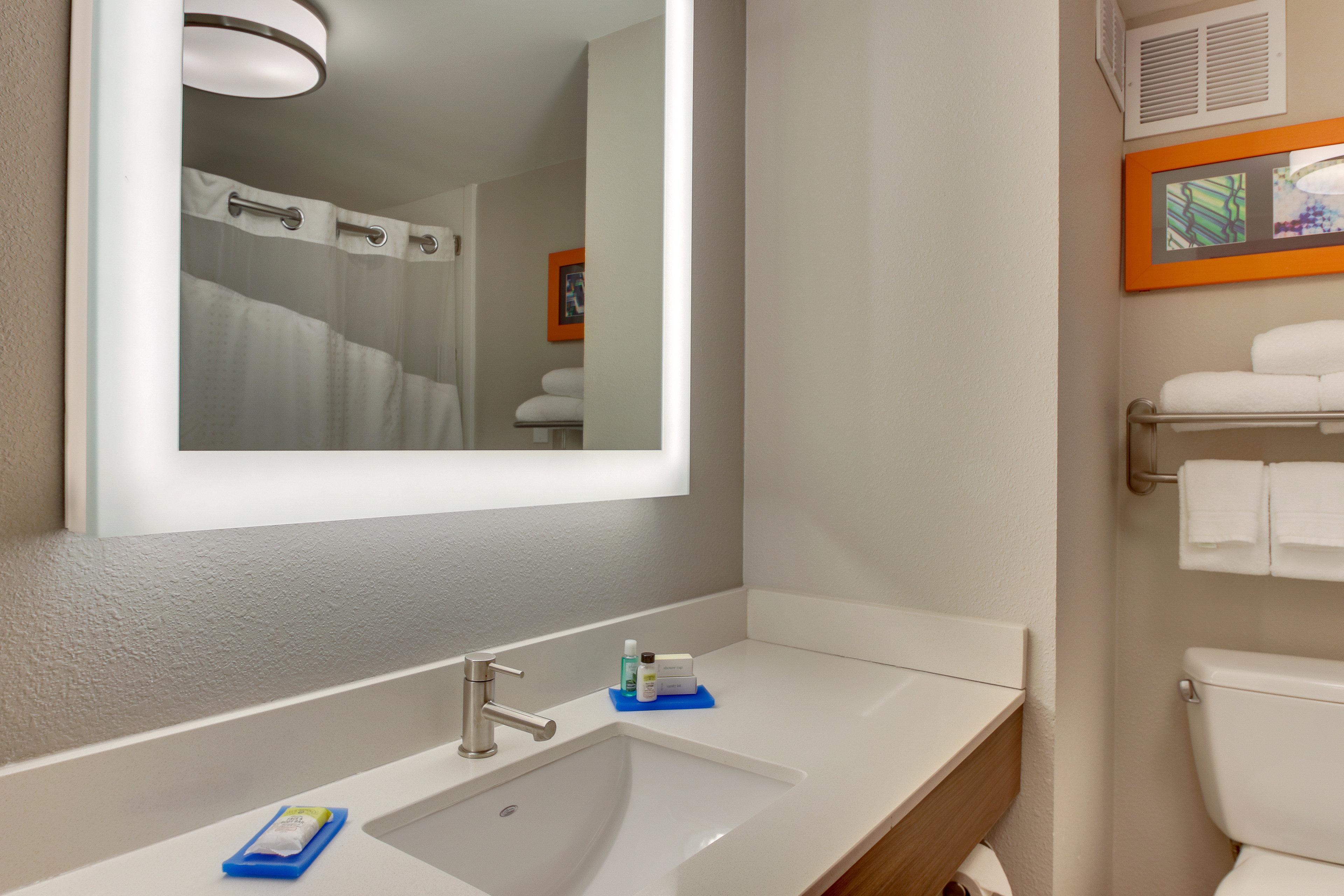 Holiday Inn Express & Suites Atlanta Perimeter Mall Hotel By Ihg Санди-Спрингс Экстерьер фото