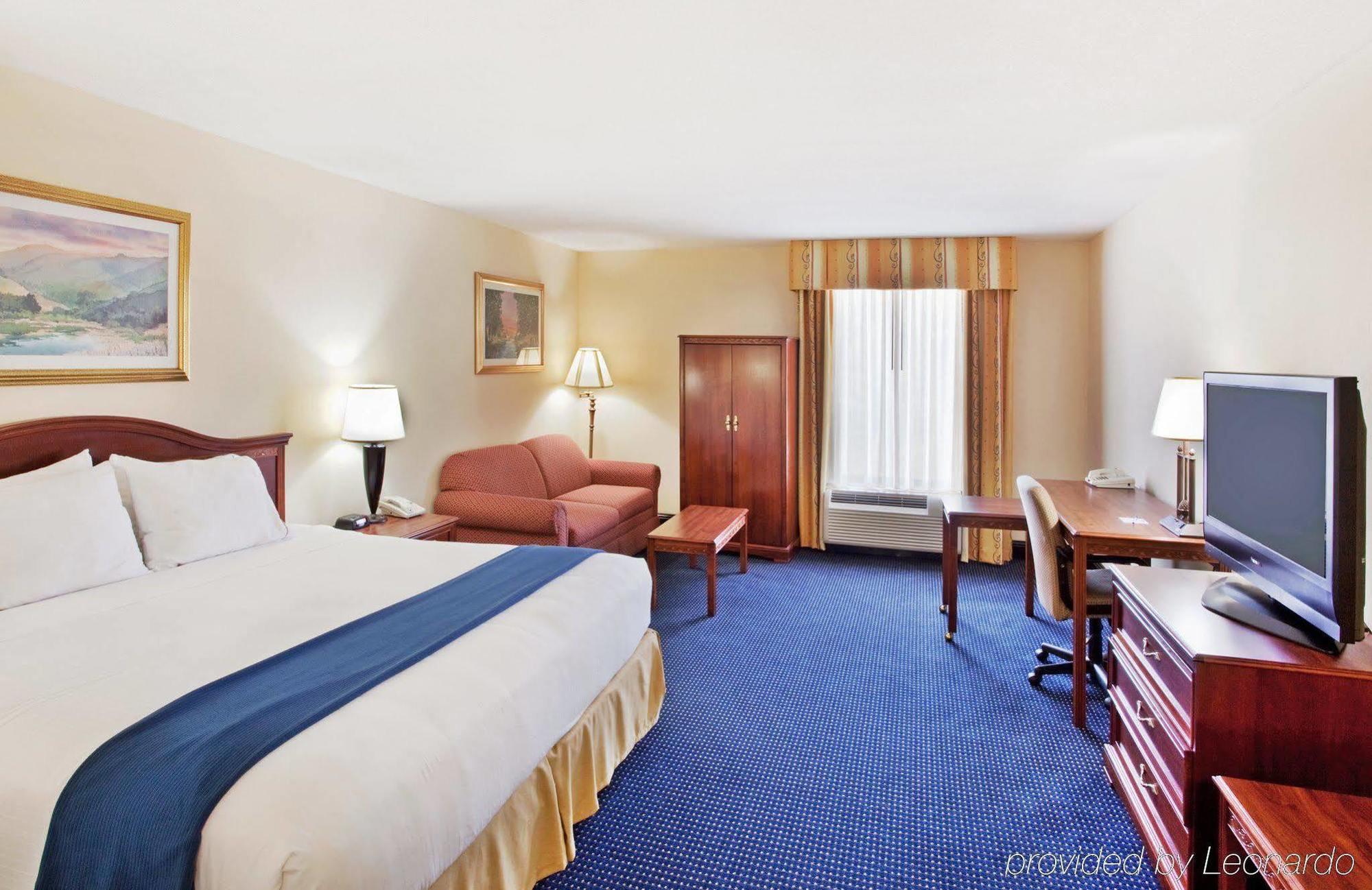 Holiday Inn Express & Suites Atlanta Perimeter Mall Hotel By Ihg Санди-Спрингс Номер фото